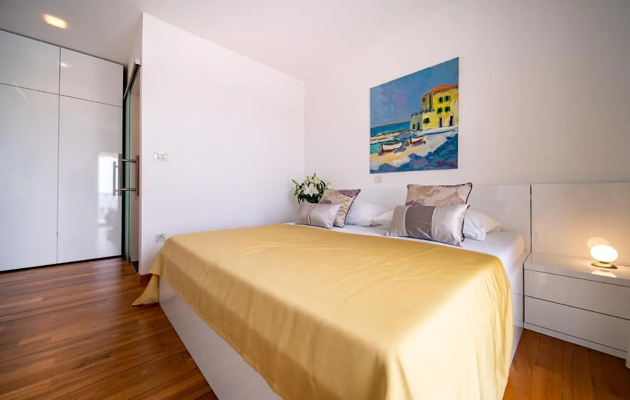 Ocean Rab Apartment Palit