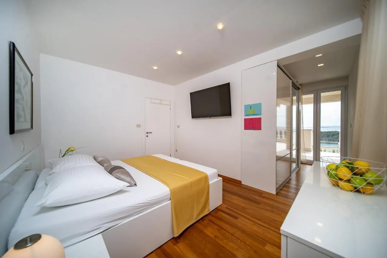 Ocean Rab Apartment Palit 0*,  Croatia