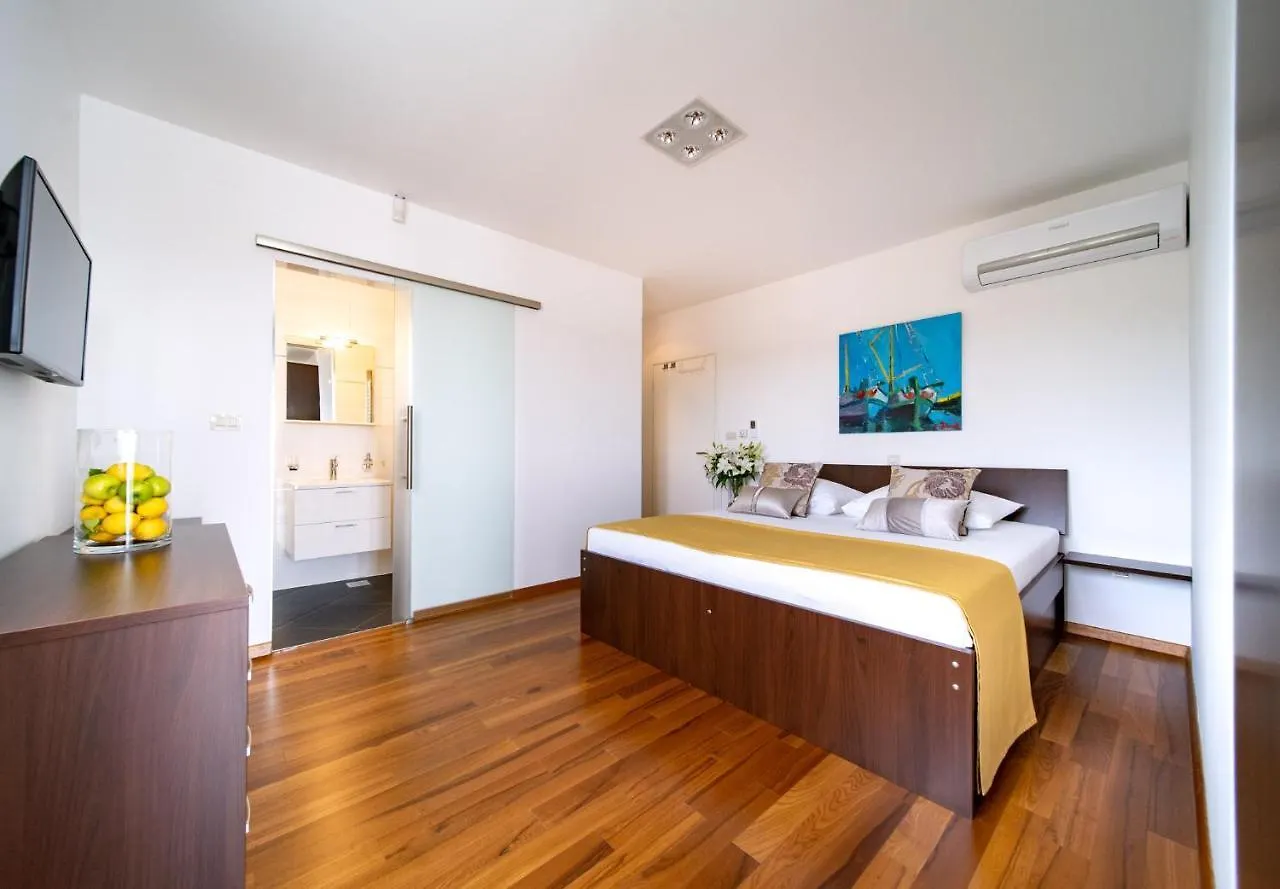 Ocean Rab Apartment Palit