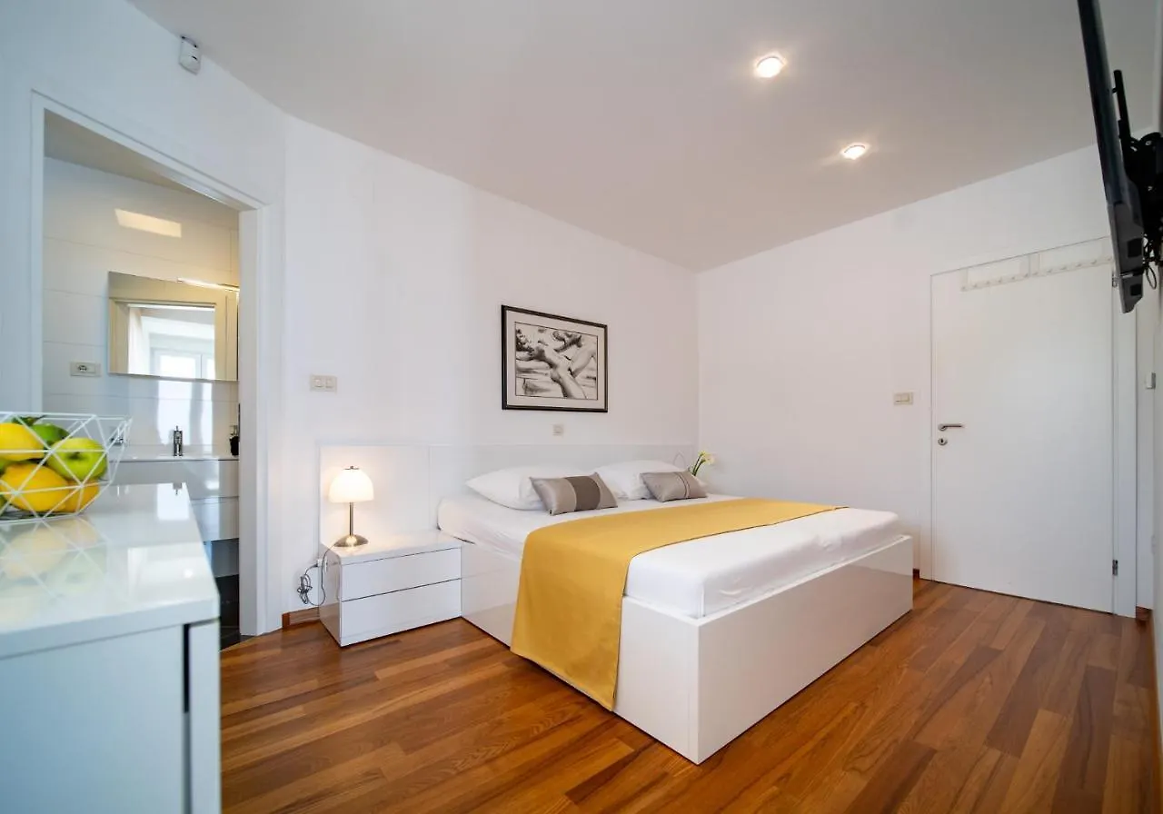 Ocean Rab Apartment Palit 0*,
