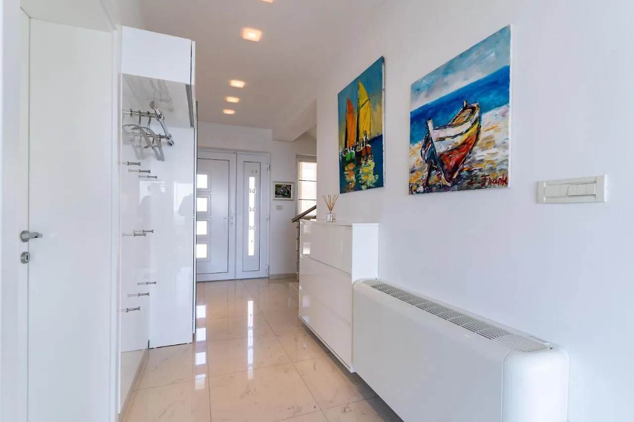 Ocean Rab Apartment Palit